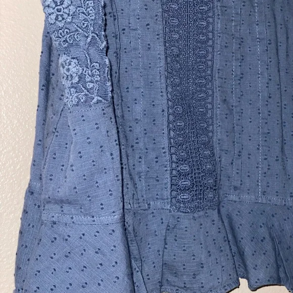 cute tank top 💙 - Picture 2 of 4